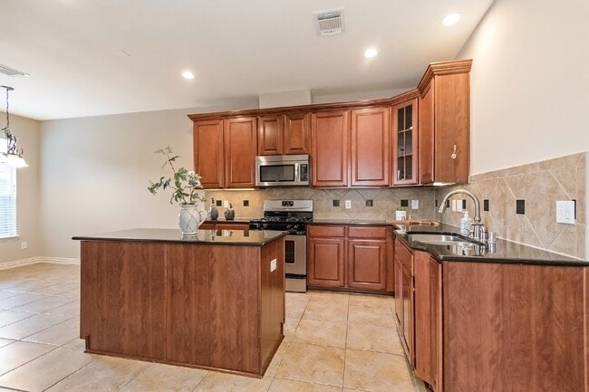 Building Photo - 39 Medley Ln