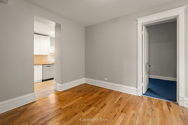 Building Photo - 3316 S Calumet Ave