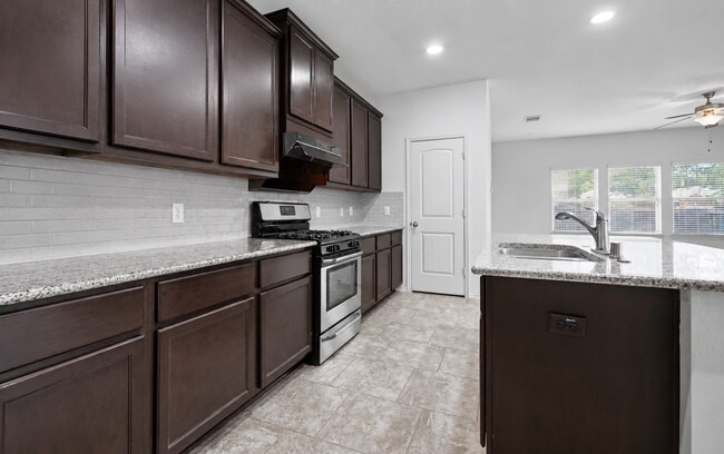 Building Photo - 166 Meadow Grove Dr