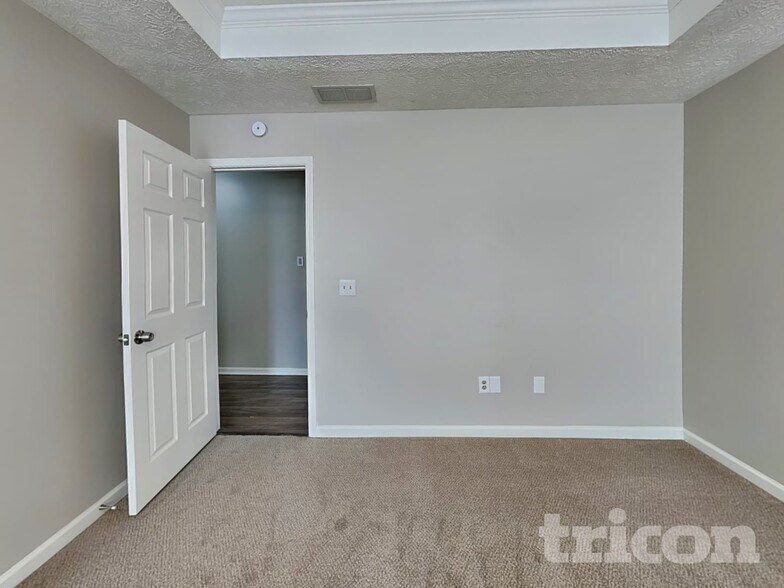 Building Photo - 1928 Walden Park Dr