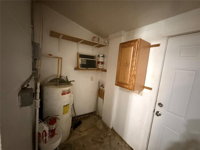 Building Photo - 1403 SE 1st St