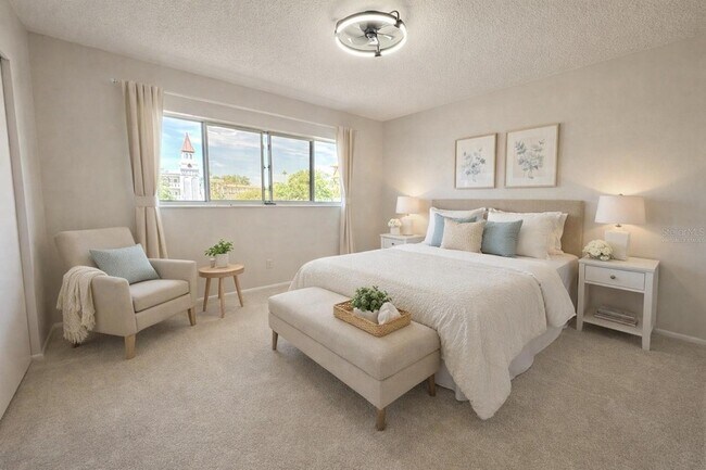 Building Photo - 2402 Ecuadorian Way