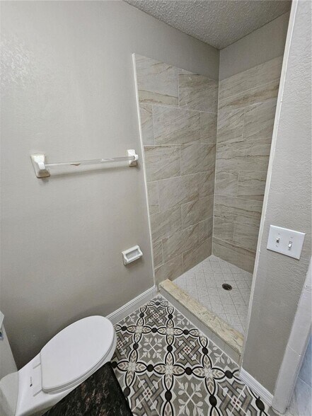 Building Photo - 2389 Oak Park Way