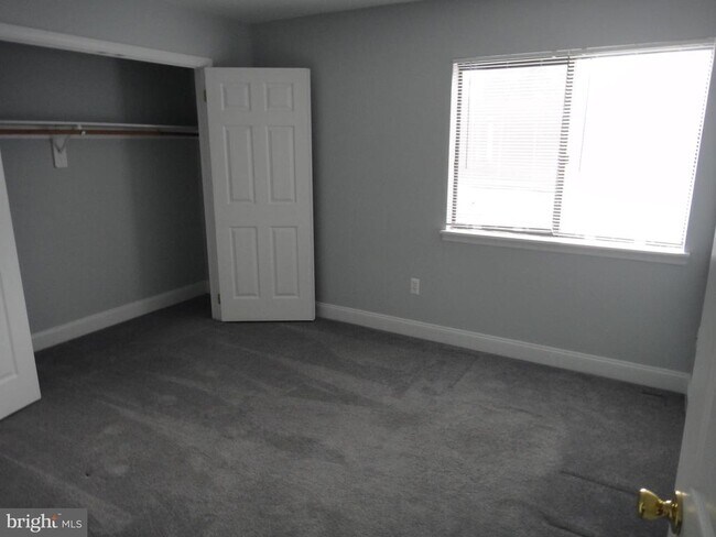 Building Photo - 307 Lucas Ln
