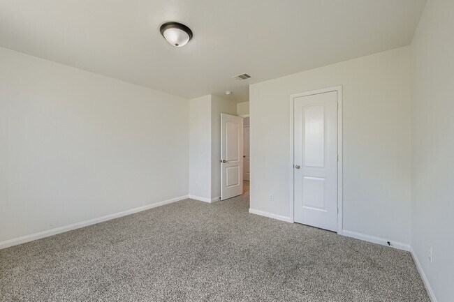 Building Photo - 4931 Monarch Falls Ln