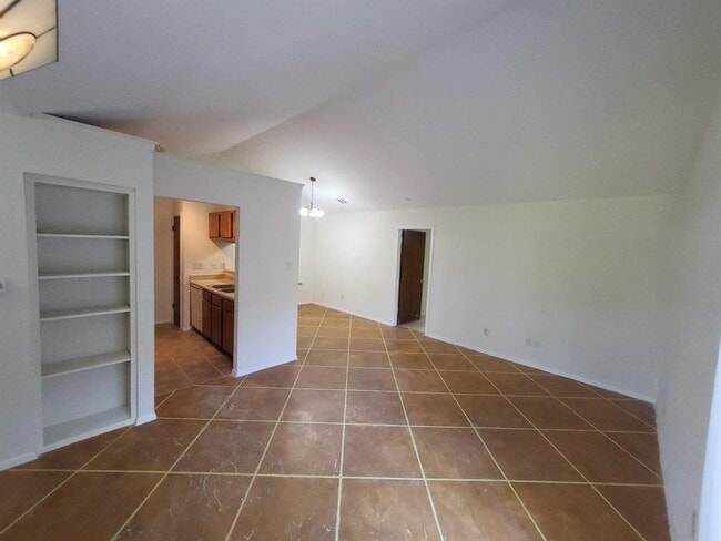Building Photo - 9712 Eastwend Dr