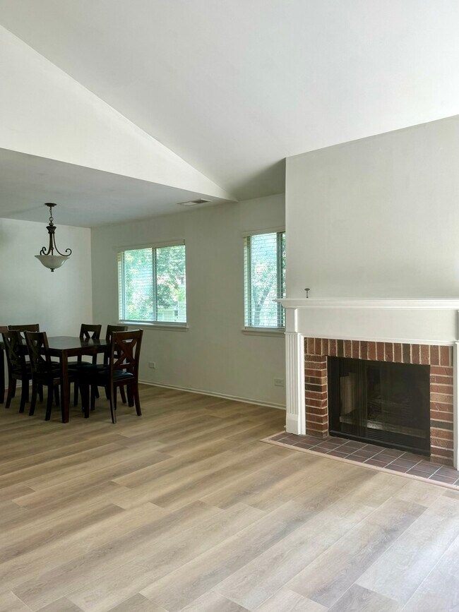 Building Photo - 1077 Auburn Ln