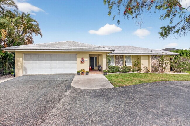 Building Photo - 30 Spanish River Dr