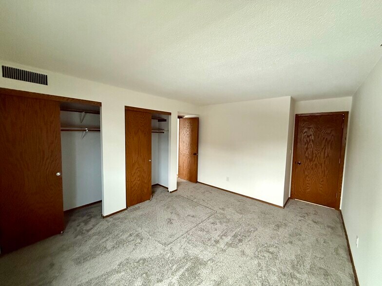 Building Photo - 121 Washington Ave S