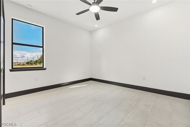 Building Photo - 3015 3rd St SW