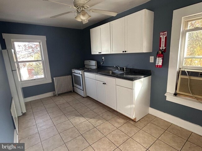 Primary Photo - 38 Hanover St