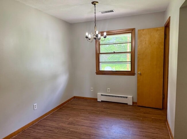 Building Photo - 2517 Eastroad