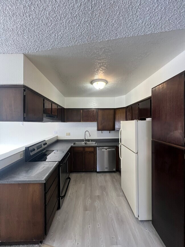 Building Photo - 1109 Sierra Blvd