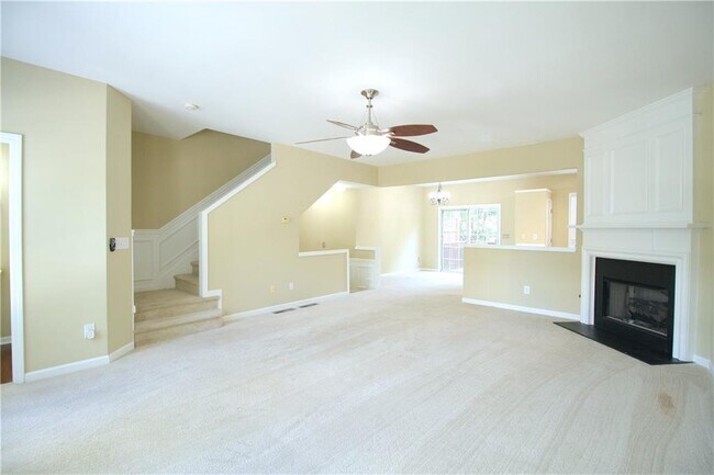 Building Photo - 3915 Howell Park Rd