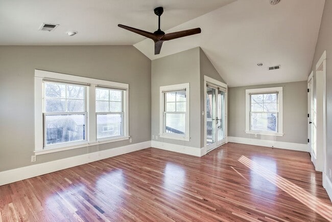 Building Photo - Exceptional 3 Bedroom Home with office & detached flex space