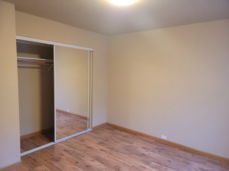 Building Photo - 132 Locksley Ave
