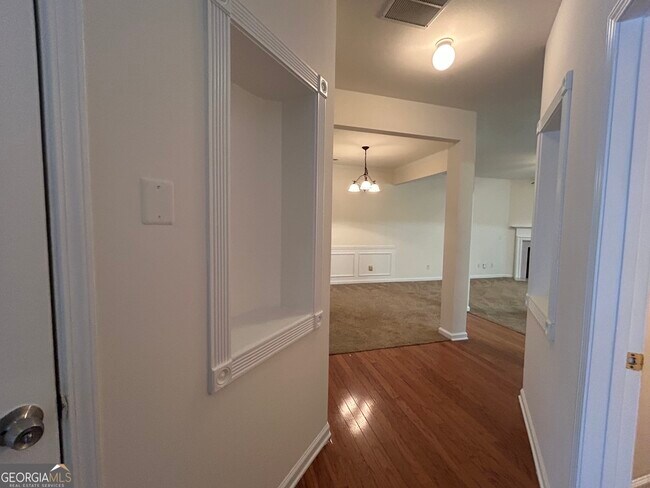 Building Photo - 2683 Winslow Ridge Dr NE