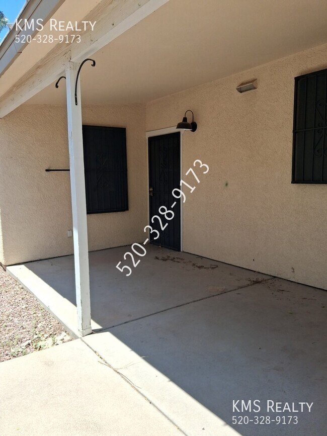 Building Photo - 2867 N Tolman Dr