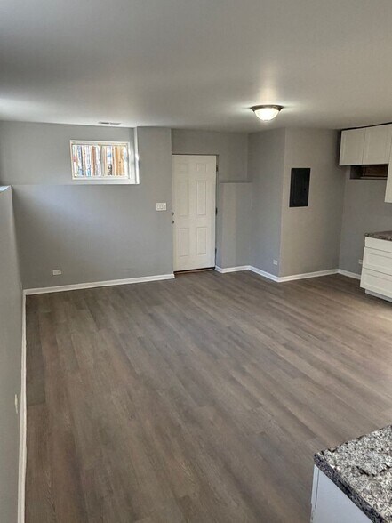 Building Photo - 7808 S Greenwood Ave