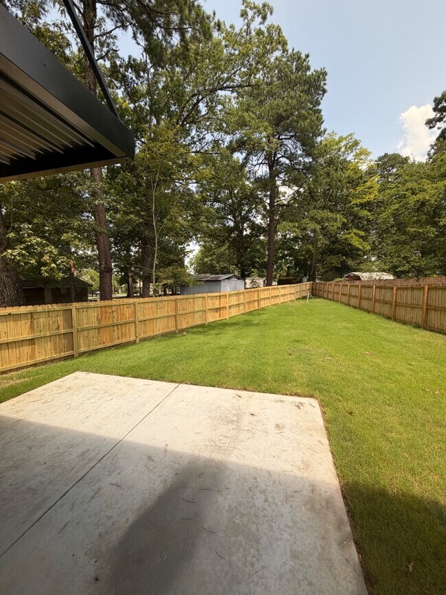 Building Photo - 414 Prickett Rd