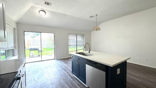 Building Photo - 6422 Diamond Rock Dr