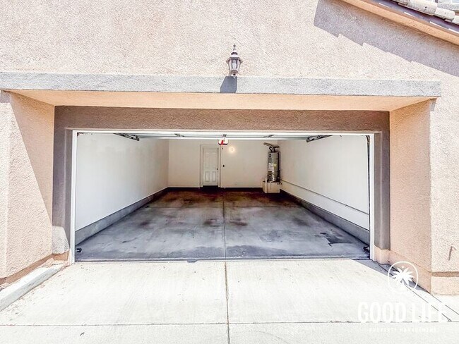 Building Photo - 10880 Serafina Ln