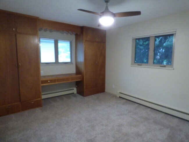 Building Photo - Beautiful Home in Longmont Estates
