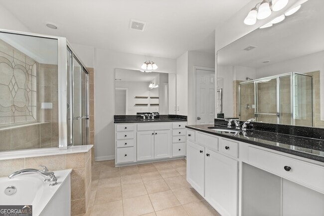 Building Photo - 4637 Wehunt Commons Dr