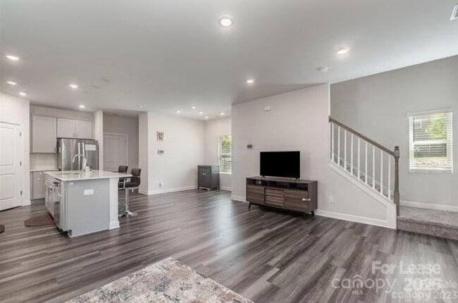 Building Photo - 1304 Colgher St