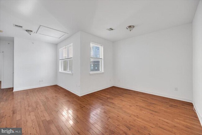 Building Photo - 1322 N 15th St