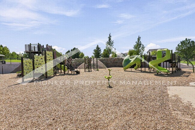 Building Photo - 6583 S Irvington Way