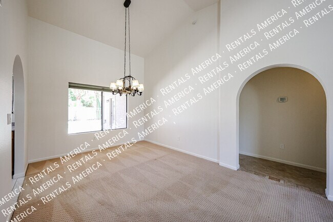 Building Photo - 4150 W Kent Dr