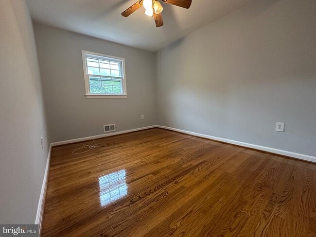 Building Photo - 14451 Village Dr
