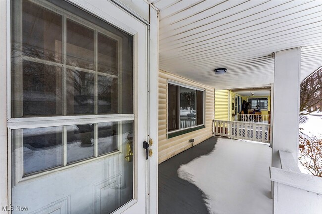 Building Photo - 10403 Russell Ave