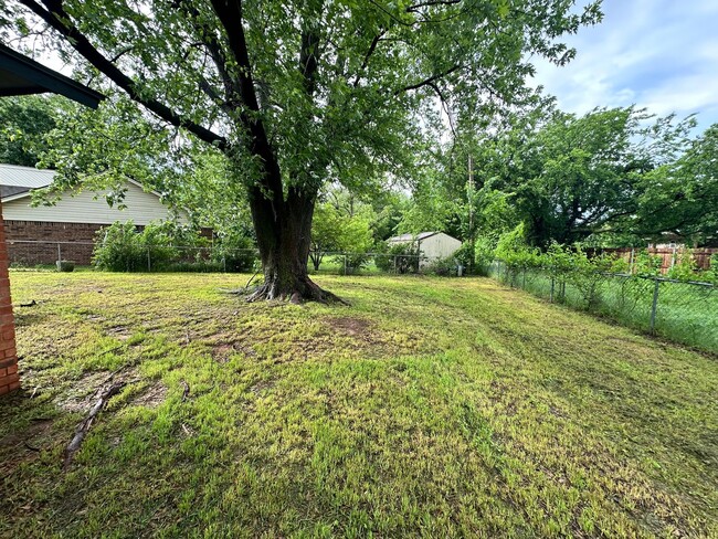 Building Photo - 3bed/2bath Home Available in Norman!