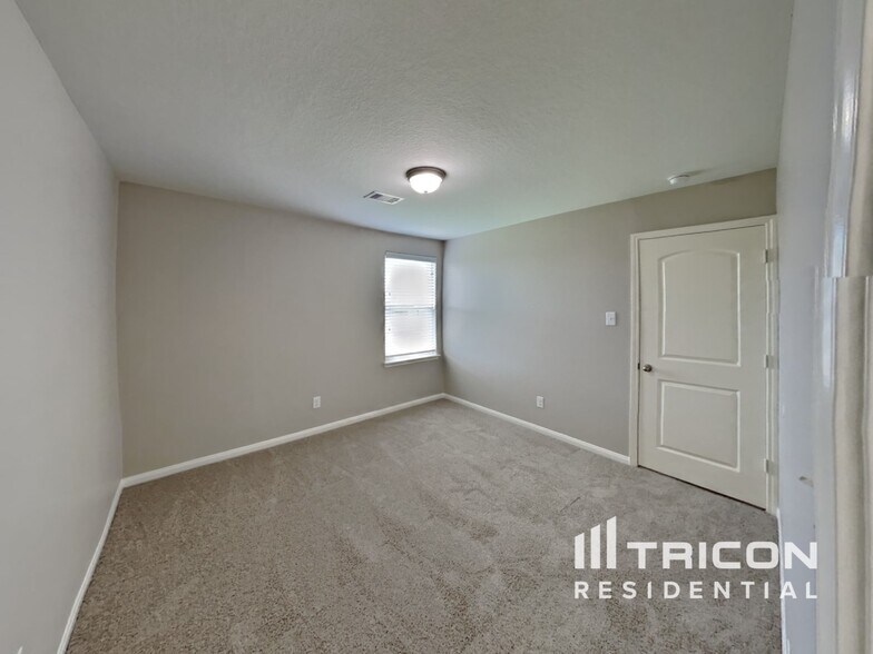 Building Photo - 2503 Regatta Ln
