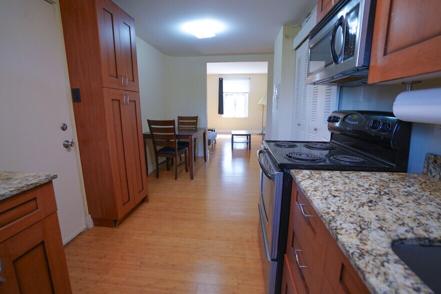 Building Photo - 611 Westgate Ave