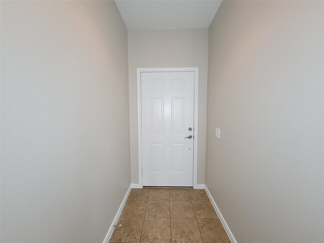 Building Photo - 6535 Dayridge Ln