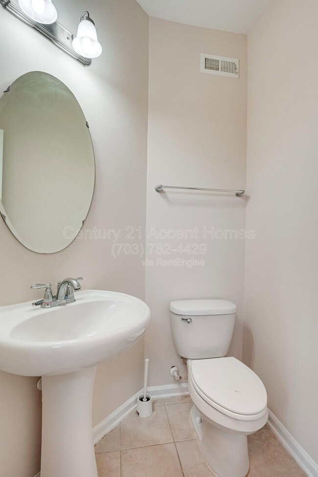 Building Photo - 23515 Forest Haven Way