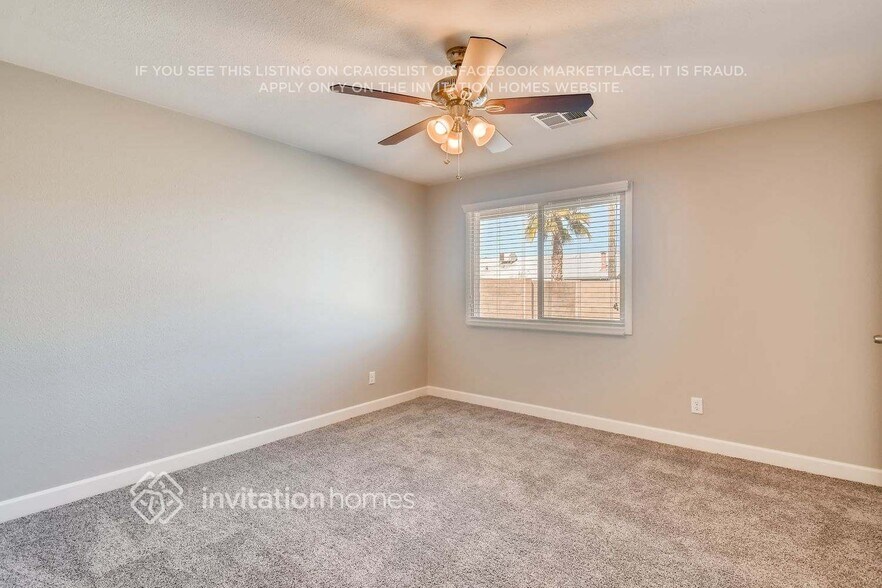 Building Photo - 2450 E Hermosa Dr