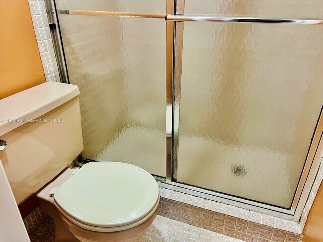 Building Photo - 1021 Mockingbird Ln