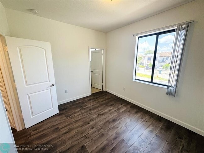 Building Photo - 408 NE 208th Terrace