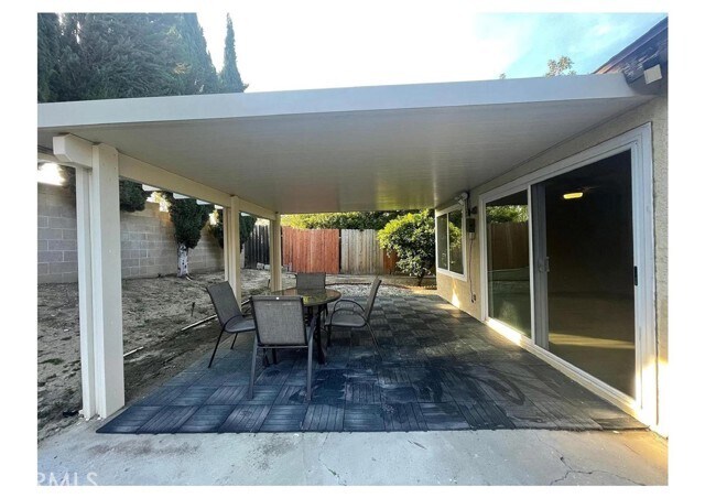 Building Photo - 2231 Lerona Ave