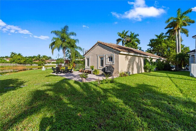 Building Photo - 1416 Canary Island Dr