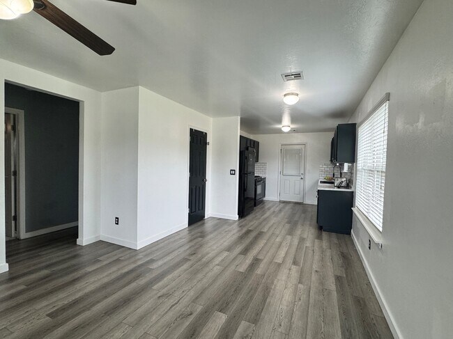 Building Photo - 1795 Bliss Cir