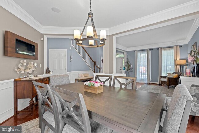Building Photo - 43550 Riverpoint Dr