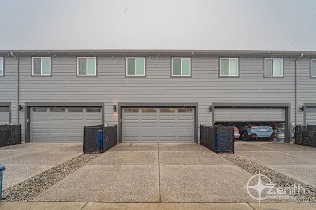 Building Photo - 10004 NE 134th Ave