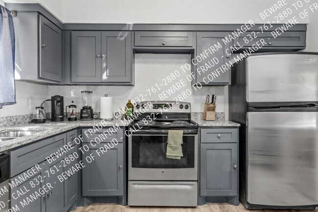 Building Photo - 12811 Pandora Dr