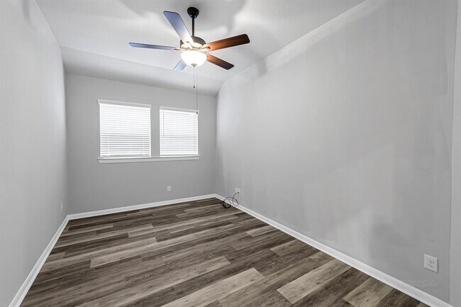 Building Photo - 4946 Hitchings Ct