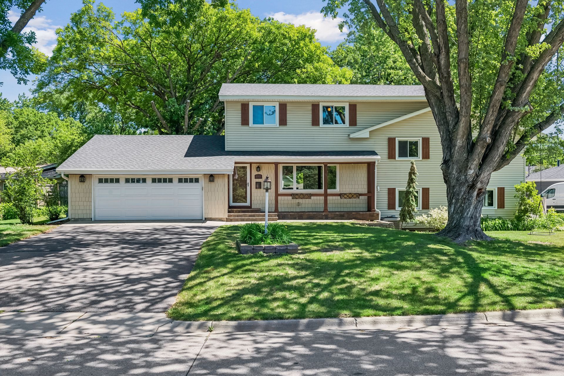 Building Photo - 6013 Porter Ln